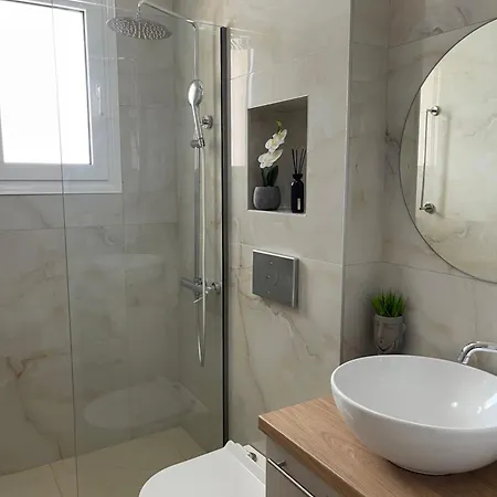 Nikoleta Apartment *